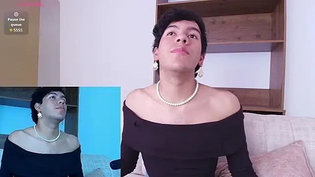 Snapshot of E_R_O_S_ chatting on September 13, 1:22 pm E R O S online show from September 13, 1:22 pm