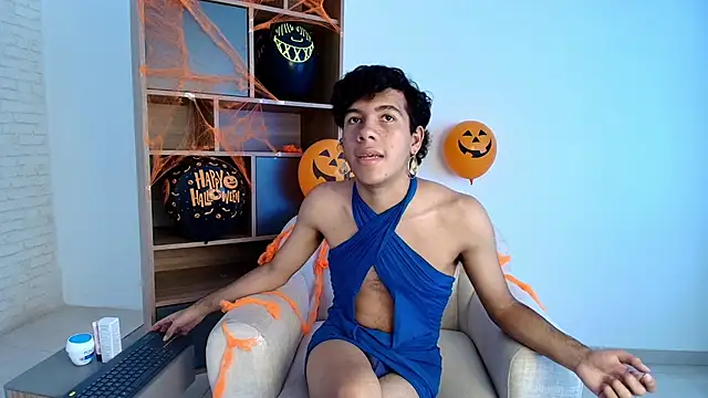 Snapshot of E_R_O_S_ chatting on October 28, 2:53 pm E R O S online show from October 28, 2:53 pm