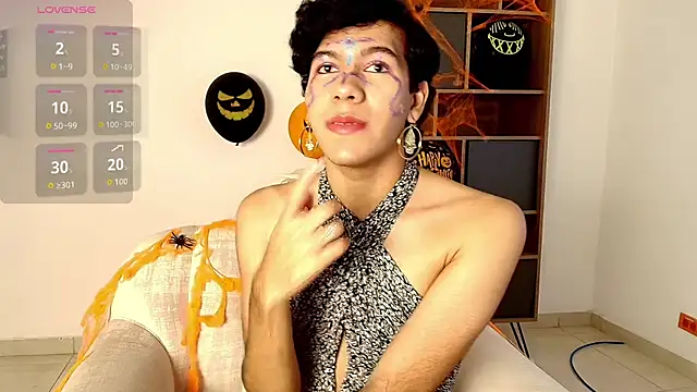 Snapshot of E_R_O_S_ chatting on October 31, 9:27 pm E R O S online show from October 31, 9:27 pm