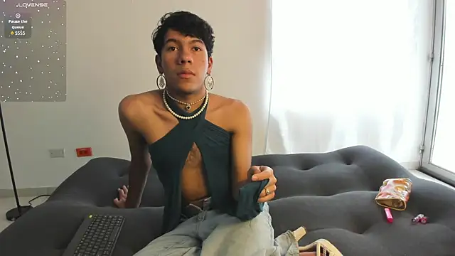 Snapshot of E_R_O_S_ chatting on November 20, 7:57 pm E R O S online show from November 20, 7:57 pm