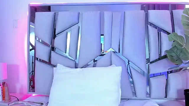  valeria saenz  online show from September 27, 7:08 pm