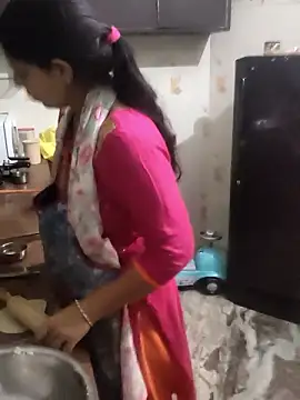 Snapshot of annawilson100792 chatting on November 7, 2:06 pm annawilson100792 online show from November 7, 2:06 pm