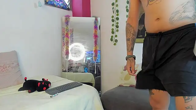 Snapshot of rosse_dredd chatting on September 30, 3:39 pm rosse dredd online show from September 30, 3:39 pm