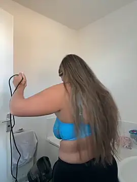 Goldiebaby online show from November 20, 1:44 pm