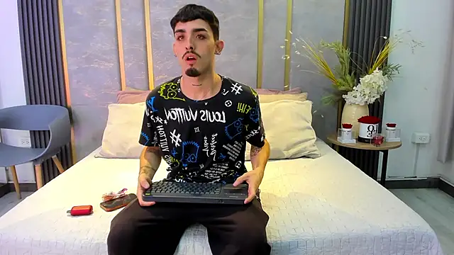 NikoStone  online show from October 24, 4:20 am