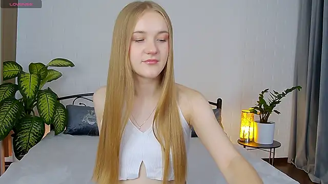 KumiKruz online show from September 12, 1:22 pm