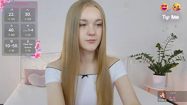 KumiKruz online show from October 2, 1:29 pm