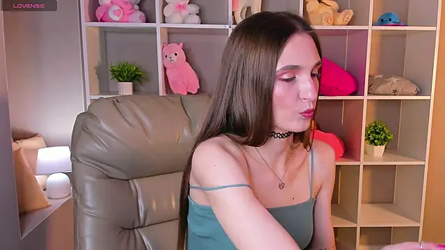 Alisha Green online show from September 18, 8:38 am