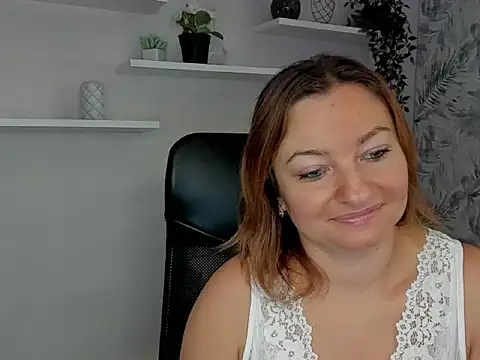 angelaSamt online show from September 15, 5:40 am