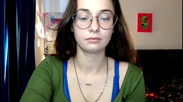 HotAnna2004 online show from November 13, 9:19 am