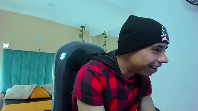 Muscle Scott online show from December 1, 12:32 pm