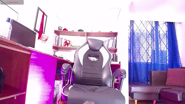 GretaVoss  online show from November 7, 7:14 pm