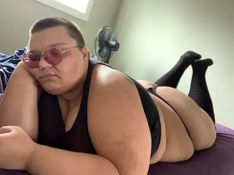 taydeebear online show from November 10, 7:24 pm