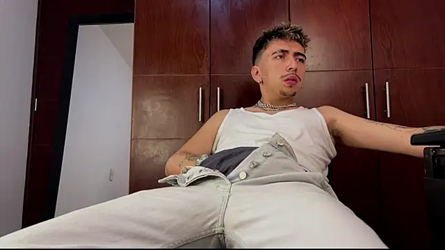 liamty luxor online show from October 20, 1:17 am