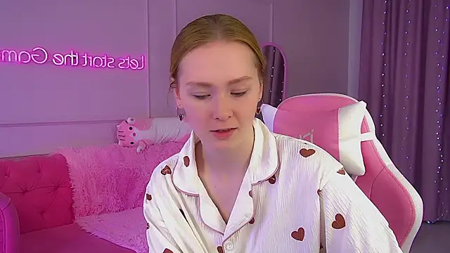 AgataFoxley online show from October 6, 7:06 am