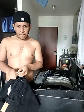 Snapshot of Misterjhons2 chatting on October 3, 5:10 pm Misterjhons2 online show from October 3, 5:10 pm