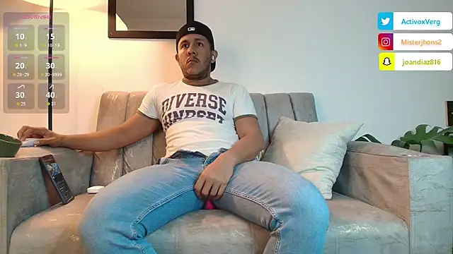 Snapshot of Misterjhons2 chatting on October 5, 4:00 am Misterjhons2 online show from October 5, 4:00 am