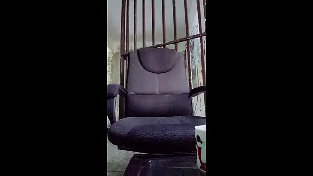 Snapshot of Labarbie77 chatting on September 28, 12:32 pm Labarbie77 online show from September 28, 12:32 pm