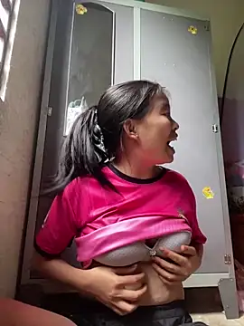 viluna online show from October 31, 2:01 am