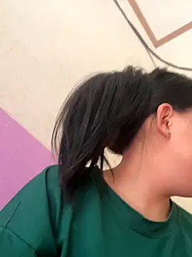 viluna online show from November 23, 5:18 am