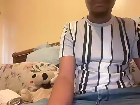 Snapshot of Cianda24 chatting on October 9, 3:43 pm Cianda24 online show from October 9, 3:43 pm