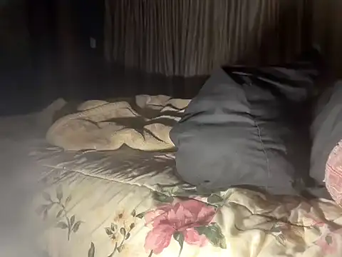 Snapshot of Cianda24 chatting on October 12, 2:21 am Cianda24 online show from October 12, 2:21 am