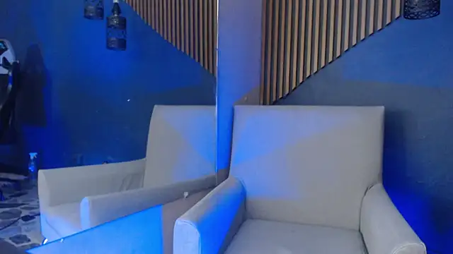 SkylerBloomm online show from September 30, 3:44 am