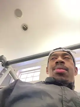 fitsexyman online show from September 15, 2:06 pm