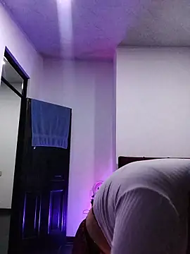 Snapshot of Eva_Clark01 chatting on November 17, 9:04 am Eva Clark01 online show from November 17, 9:04 am