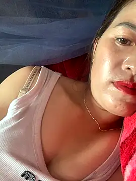 Snapshot of tuyetnhi-00 chatting on September 19, 1:51 am tuyetnhi-00 online show from September 19, 1:51 am