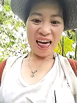 Snapshot of tuyetnhi-00 chatting on September 24, 2:26 am tuyetnhi-00 online show from September 24, 2:26 am