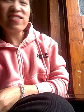 Snapshot of tuyetnhi-00 chatting on September 25, 3:43 am tuyetnhi-00 online show from September 25, 3:43 am