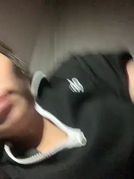 Snapshot of tuyetnhi-00 chatting on October 5, 10:18 pm tuyetnhi-00 online show from October 5, 10:18 pm