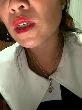 Snapshot of tuyetnhi-00 chatting on October 7, 1:19 pm tuyetnhi-00 online show from October 7, 1:19 pm