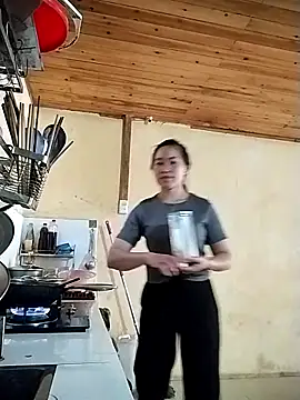 Snapshot of tuyetnhi-00 chatting on October 12, 5:28 am tuyetnhi-00 online show from October 12, 5:28 am