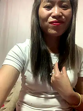 Snapshot of tuyetnhi-00 chatting on October 13, 1:33 pm tuyetnhi-00 online show from October 13, 1:33 pm