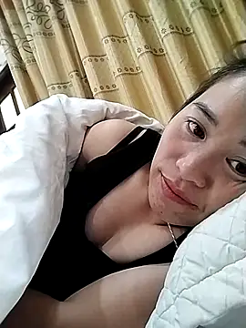 Snapshot of tuyetnhi-00 chatting on November 2, 4:15 am tuyetnhi-00 online show from November 2, 4:15 am