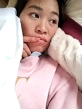 Snapshot of tuyetnhi-00 chatting on November 4, 5:28 am tuyetnhi-00 online show from November 4, 5:28 am