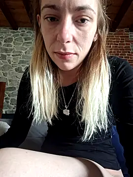 SexyAlya online show from October 4, 9:40 am