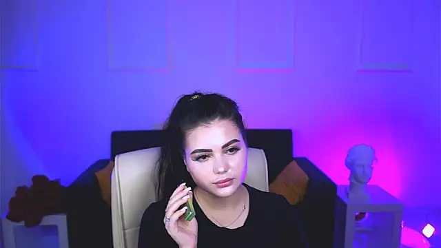 NaomiWilsons online show from September 13, 10:15 am