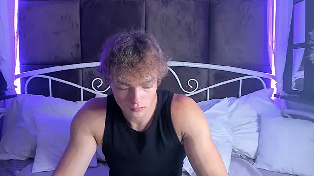 Snapshot of ChaseMuscular chatting on October 5, 3:43 pm ChaseMuscular online show from October 5, 3:43 pm