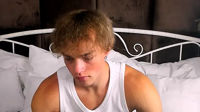 Snapshot of ChaseMuscular chatting on October 15, 8:31 pm ChaseMuscular online show from October 15, 8:31 pm