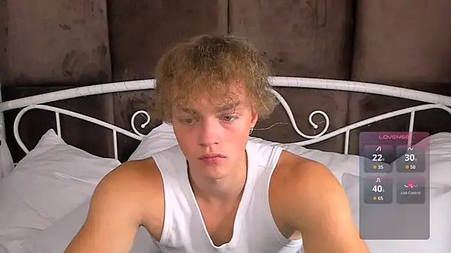 Snapshot of ChaseMuscular chatting on October 19, 3:34 pm ChaseMuscular online show from October 19, 3:34 pm