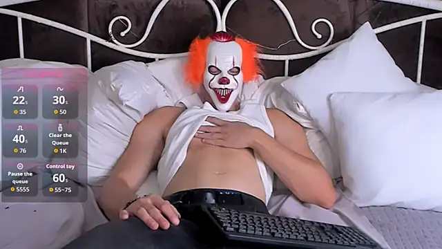 Snapshot of ChaseMuscular chatting on October 31, 11:00 am ChaseMuscular online show from October 31, 11:00 am