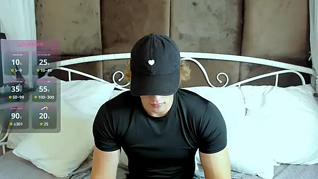 Snapshot of ChaseMuscular chatting on November 27, 11:01 am ChaseMuscular online show from November 27, 11:01 am