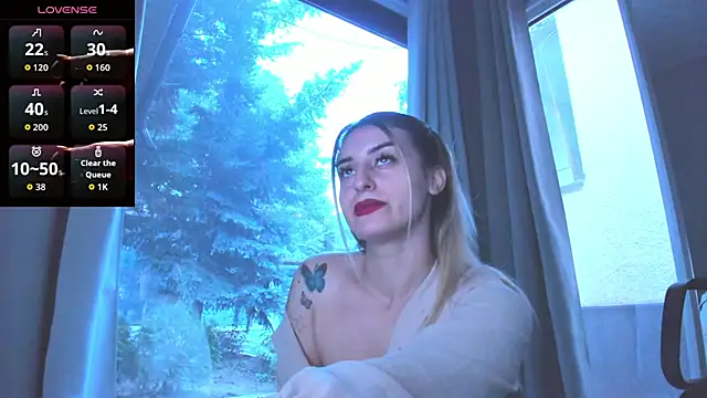 Snapshot of Ella_Vee chatting on September 12, 4:56 am Ella Vee online show from September 12, 4:56 am