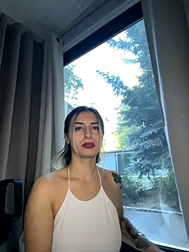 Snapshot of Ella_Vee chatting on September 16, 4:46 am Ella Vee online show from September 16, 4:46 am