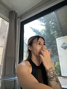 Snapshot of Ella_Vee chatting on September 20, 4:35 am Ella Vee online show from September 20, 4:35 am