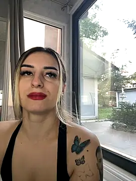 Snapshot of Ella_Vee chatting on September 25, 5:11 am Ella Vee online show from September 25, 5:11 am