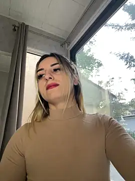 Snapshot of Ella_Vee chatting on September 26, 5:33 am Ella Vee online show from September 26, 5:33 am